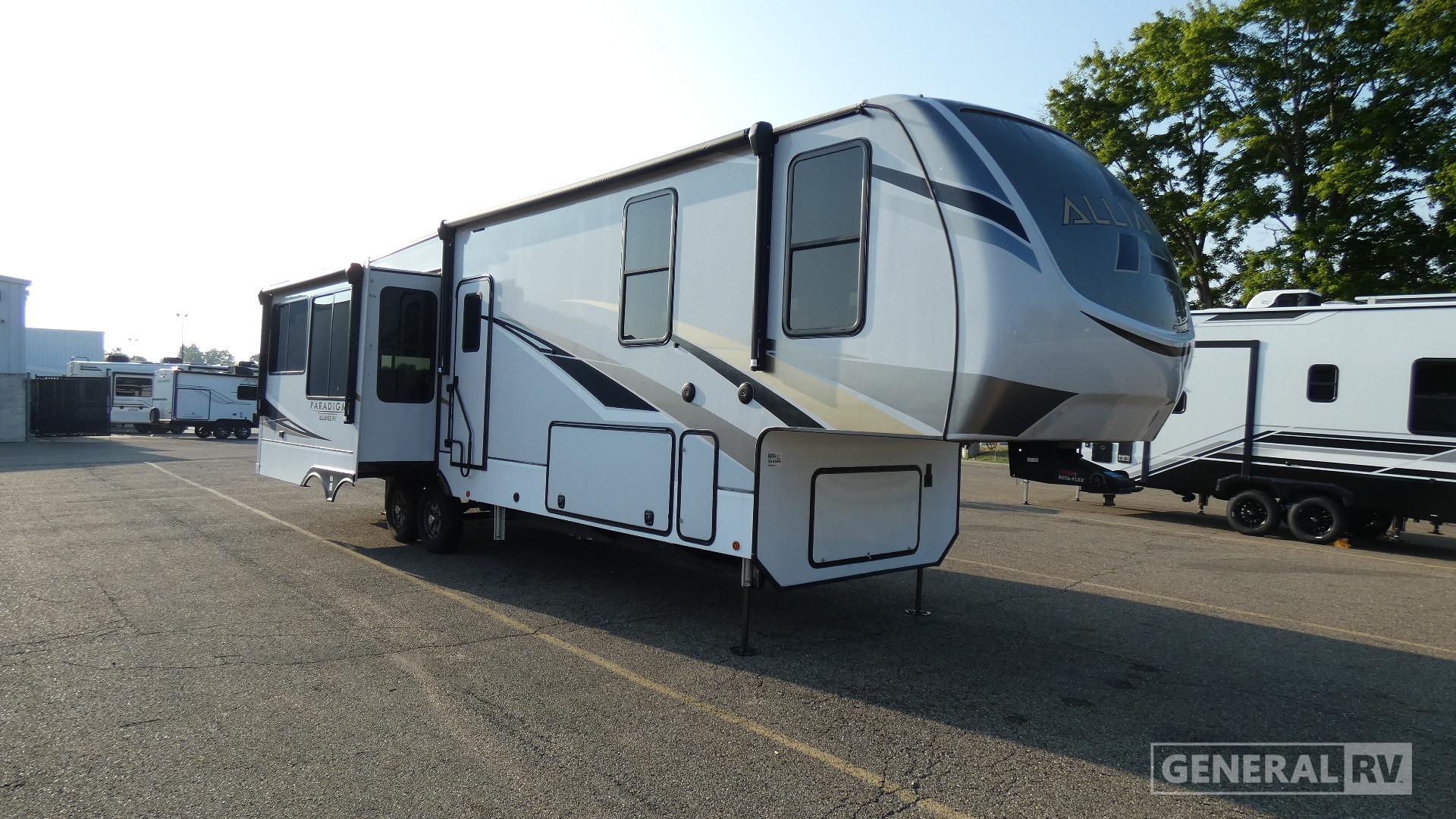 2022 Alliance RV Paradigm 340RL for Sale in North Canton, OH