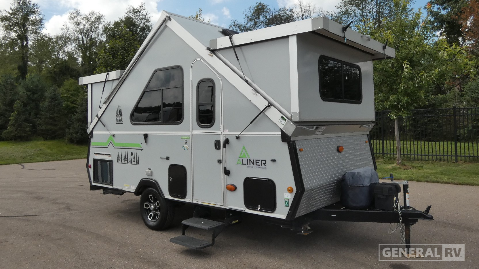 2022 Aliner EXPEDITION Rear Sofa for Sale in Clarkston, MI