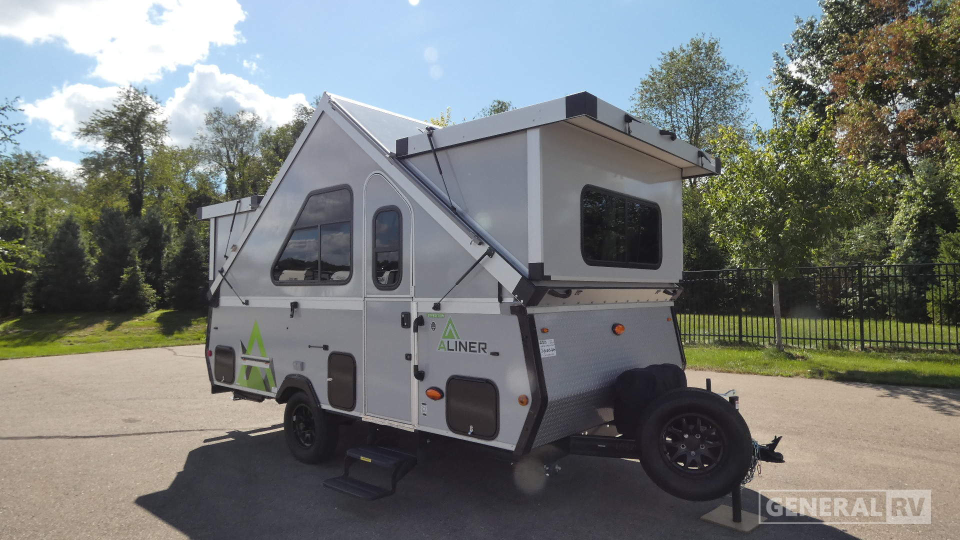 2026 Aliner Expedition Rear Sofa for Sale in Clarkston, MI